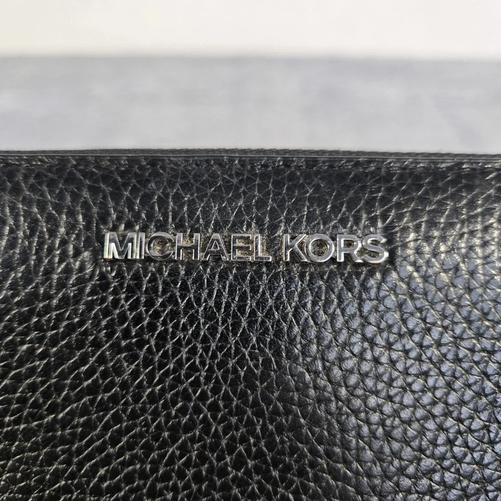 Michael Kors Jet Set Black Pebbled Leather Zip Continental Wristlet Wallet